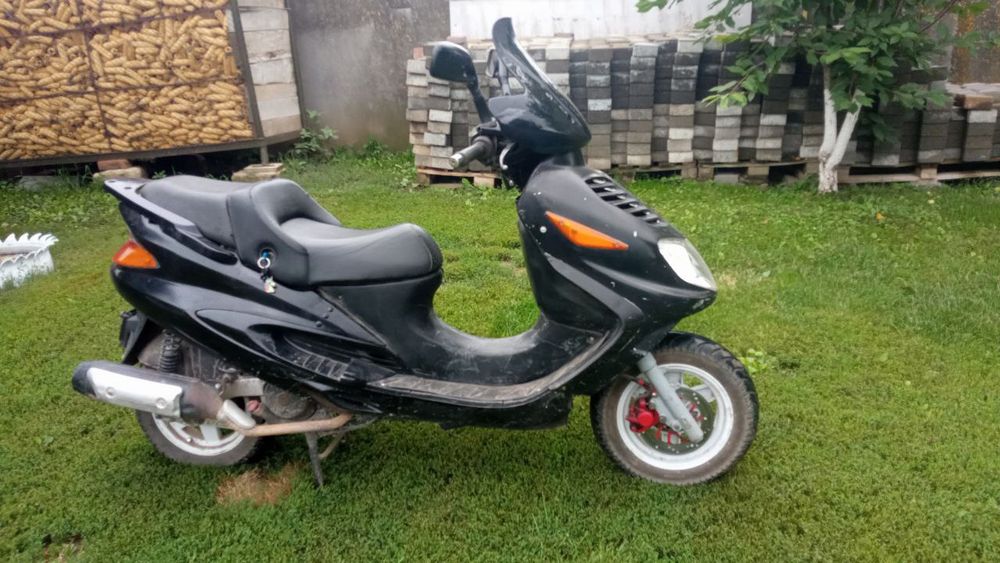 Продаю Italjet 150