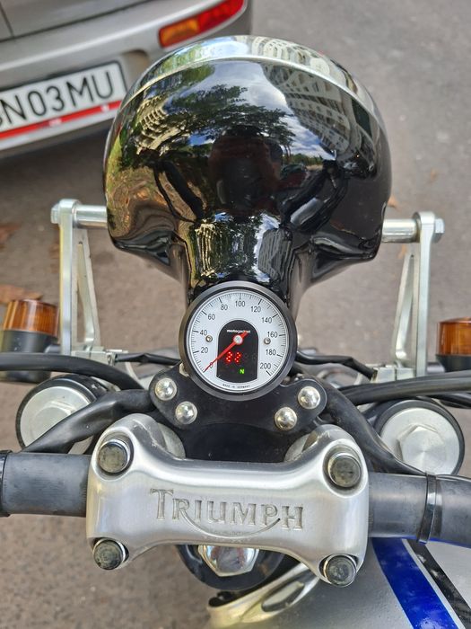 Triumph Bonneville T100 Scrambler