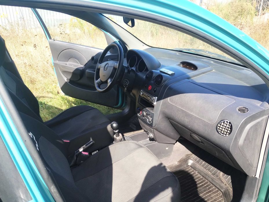 Chevrolet Aveo 2005 1.5 бензин механика