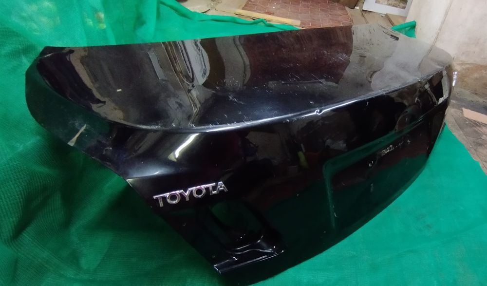 Кришка багажника Camry40