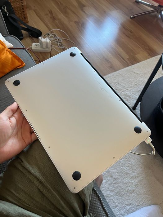 MacBook Air 13 2017 8gb ram
