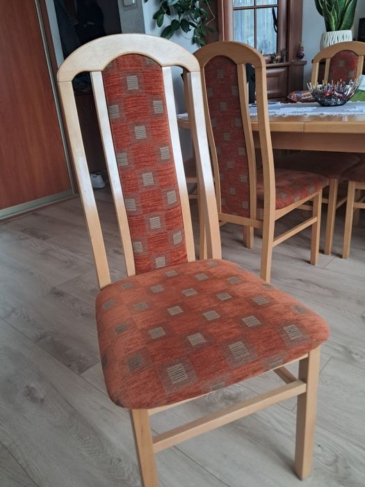 Zestaw stół i 6 krzeseł bukowy