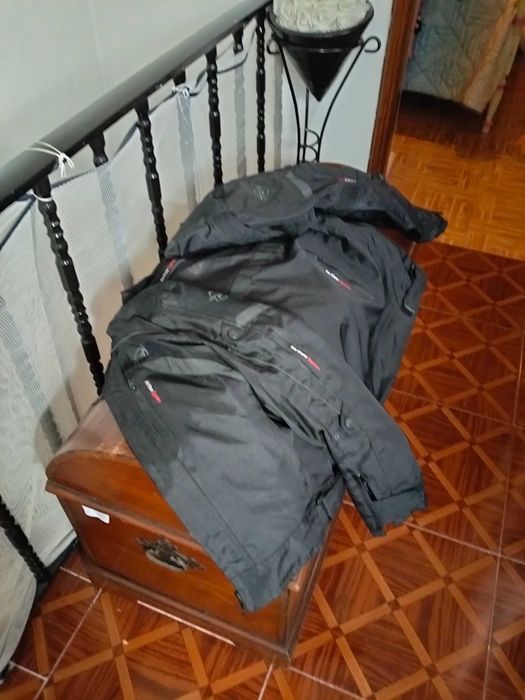 Casaca de mota em pele.nova