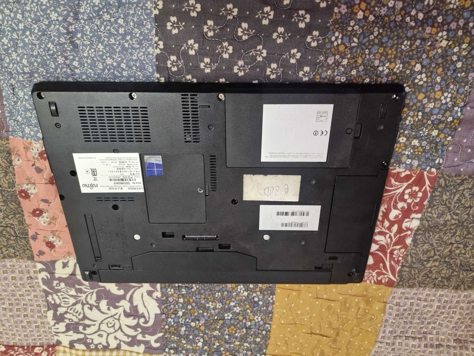 Fujitsu E746/14"/Core i5-6300U/4DDR4/HDD500 ГБ/Intel HD520 2GB
