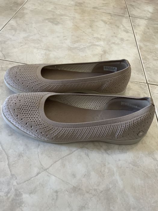 Vende sapatos pouco usados confortáveis