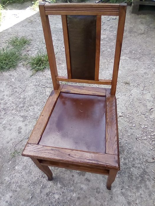 Продаються б/у 2 крісла, письмовий та гостинний стіл