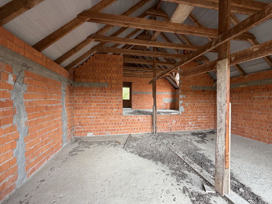 Продаж будинку в престижній локації Барвінка — мкрн. “Лазький берег”