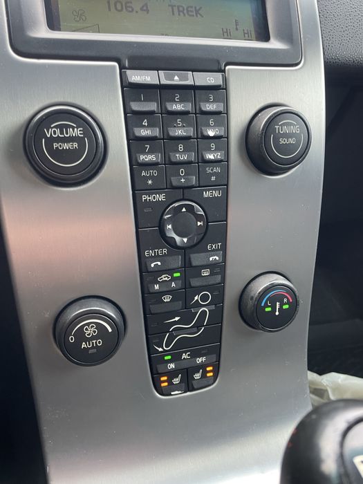 Вольво с40 гарна комплектація