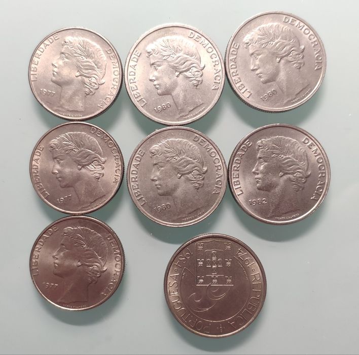 Moedas de 25 escudos (8)