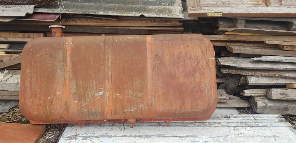 Продам бак в нормальному стані