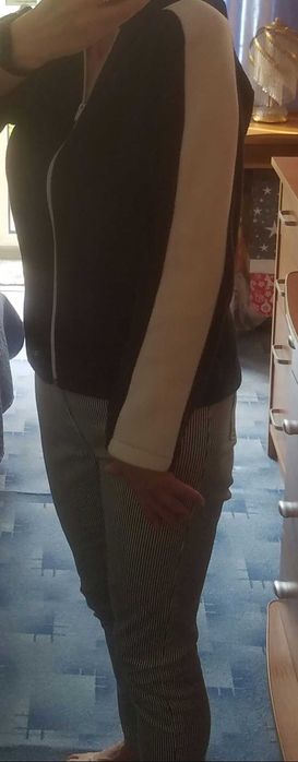 Sprzedam polarową bluzę z kapturem