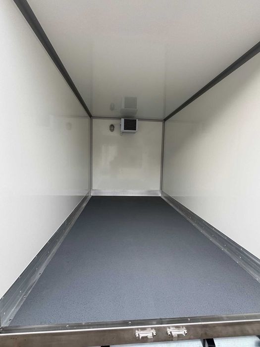 Przyczepa Izoterma+agregat  330x180x190cm, DMC2700 cena 31900netto