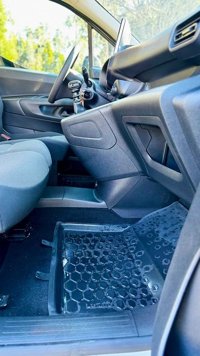 Opel Combo Cargo 2023 1.5 CDTI *Carplay*Sensores traseiros*3 Lugares*