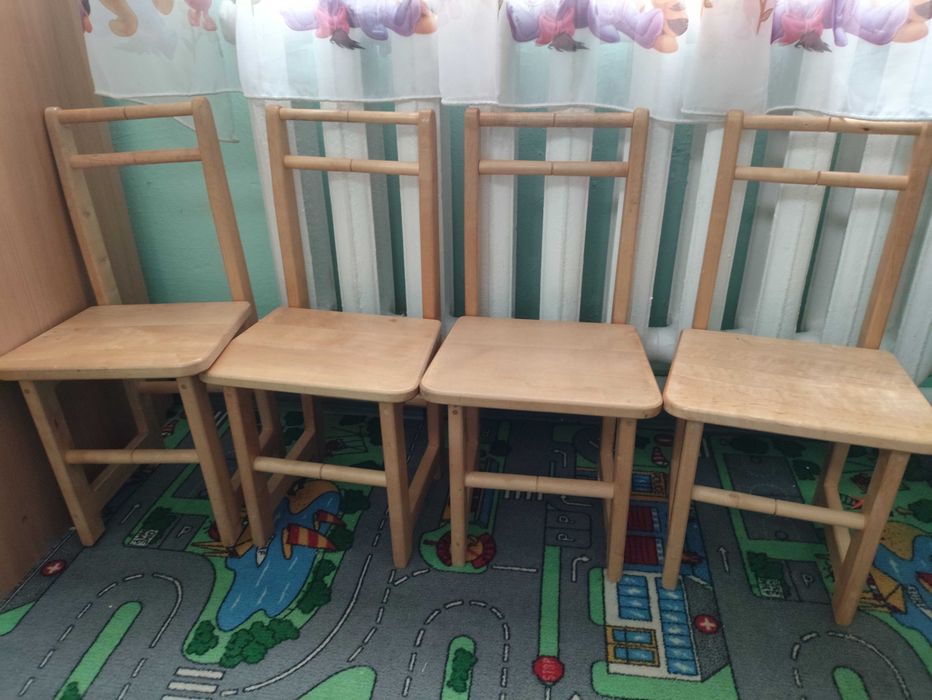 Продаються дитячі стільчики