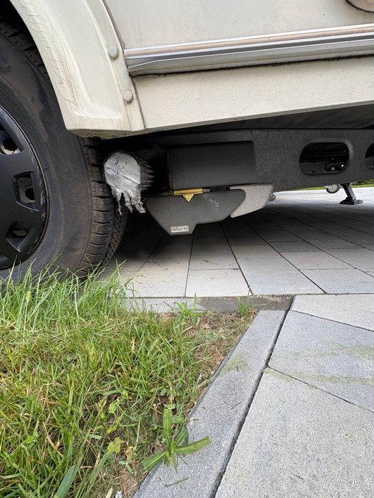 Przyczepa campingowa Elddis z moverem, przedsionkiem