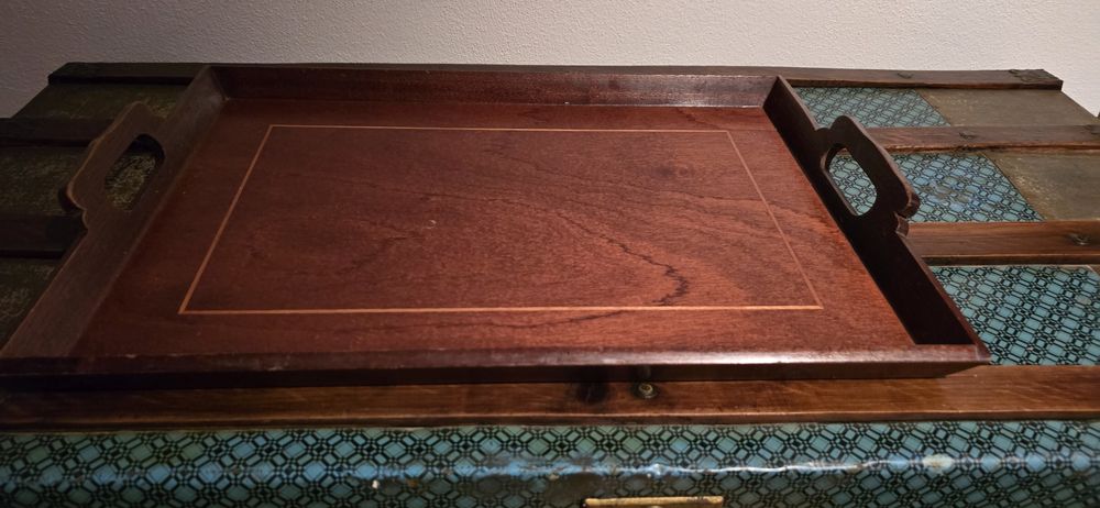 Tabuleiro de madeira antigo