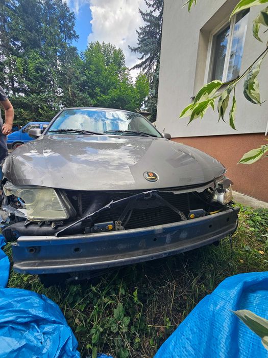 Uszkodzony Saab 9-3
