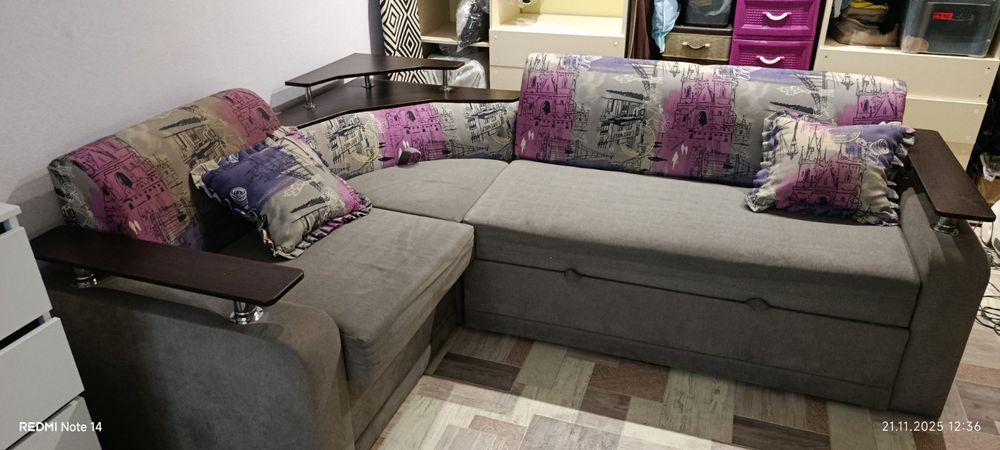Продам диван угловий