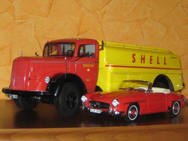 Модель мерседес 1:18
