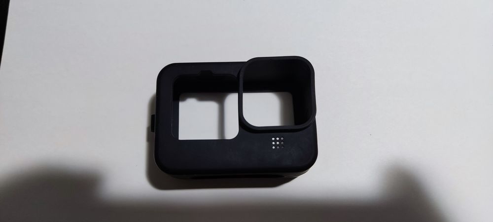 Silicone cover for GoPro 9 to 12, used in good condition.64551272194817120