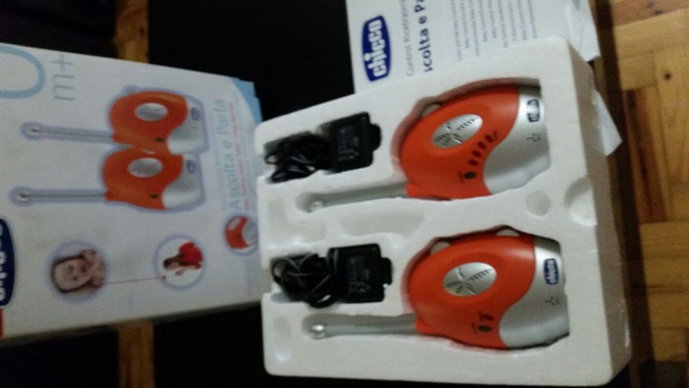 Walki talkie para ouvir o bebê