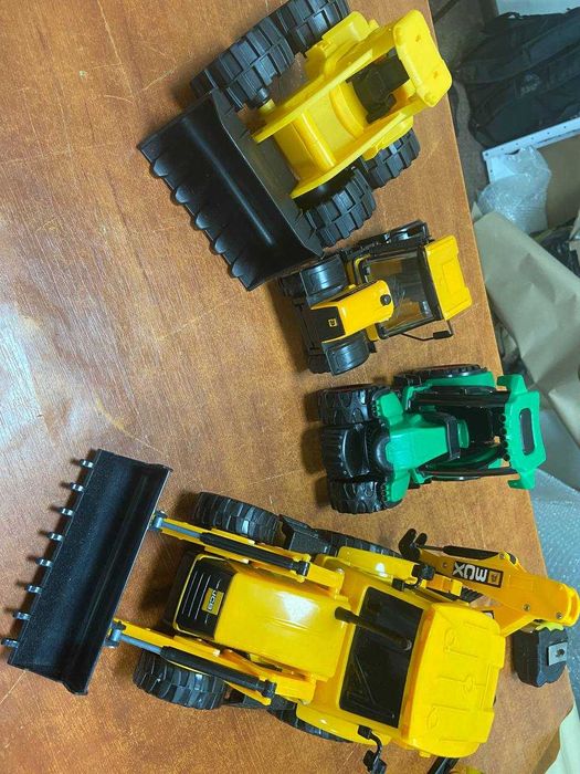 лот 4 іграшка трактор бульдозер jcb з рухомими частинами ковшами