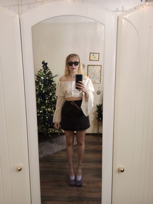 Блузка белая с длинными рукавами