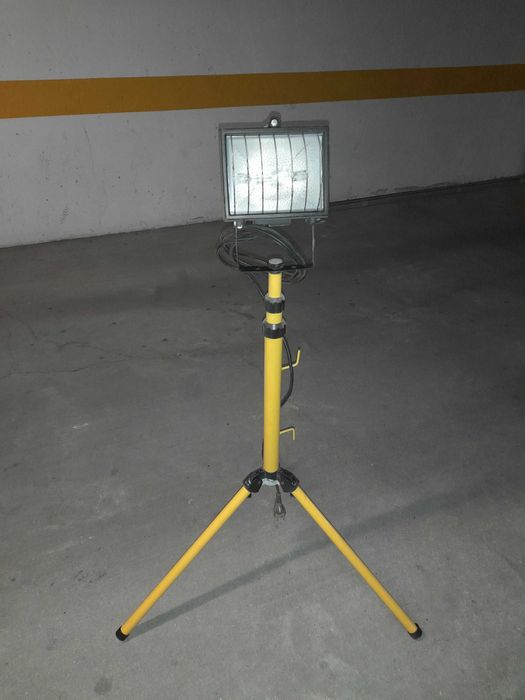 Projetor Halogeno 500w Tripé exterior ajustável Giratório basculante