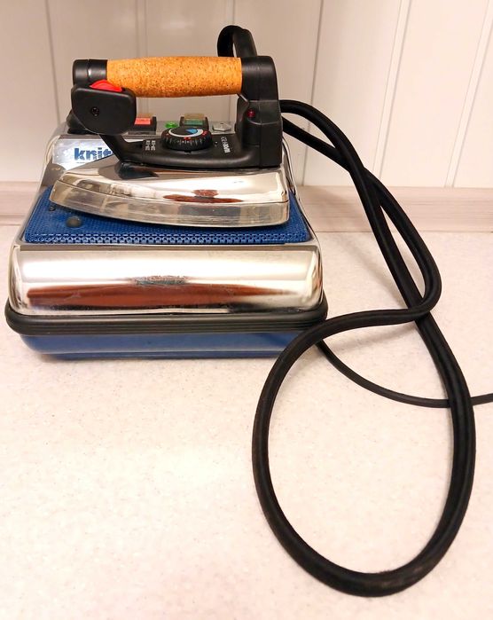 Knittax CBS 400 Промышленный Утюг с Парогенератором Германия