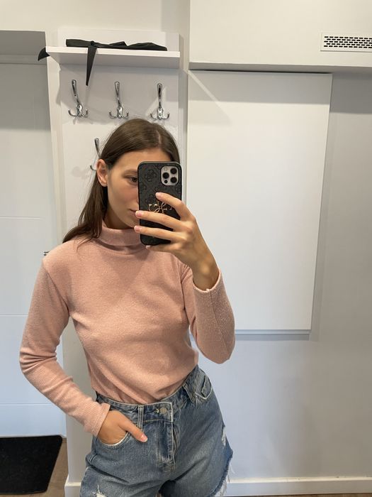 Różowy golf dla kobiet