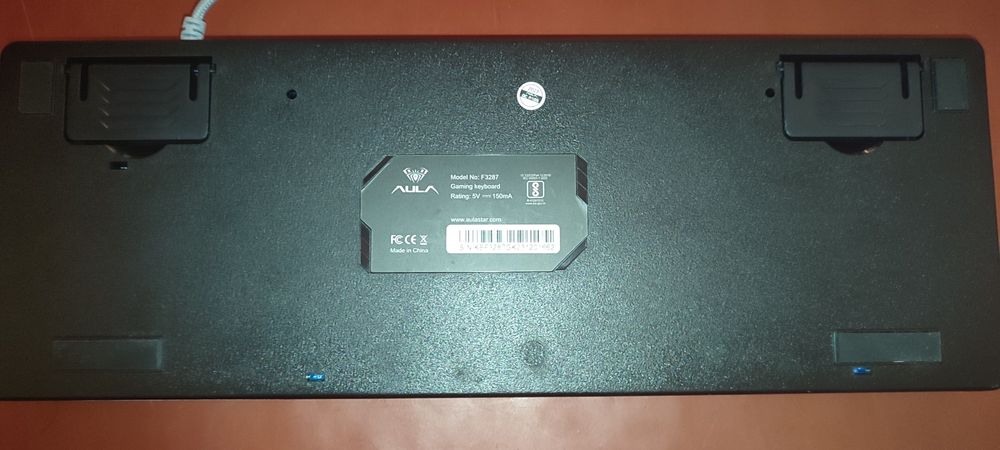 Продаю комплект для компьютера.(Клпвиатура,мышка,наушники)