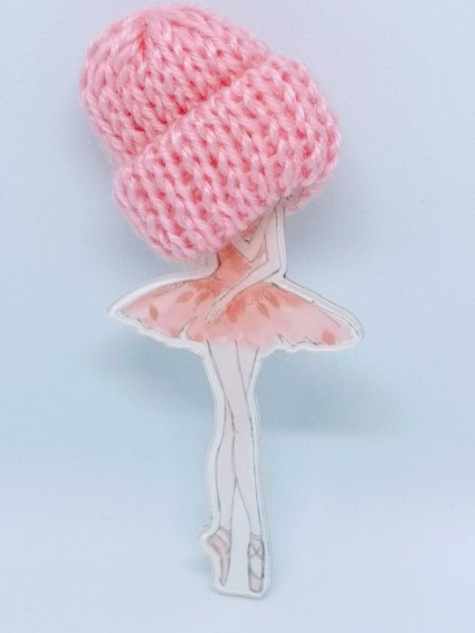 Oryginalna akrylowa broszka baletnica anime kreskówki