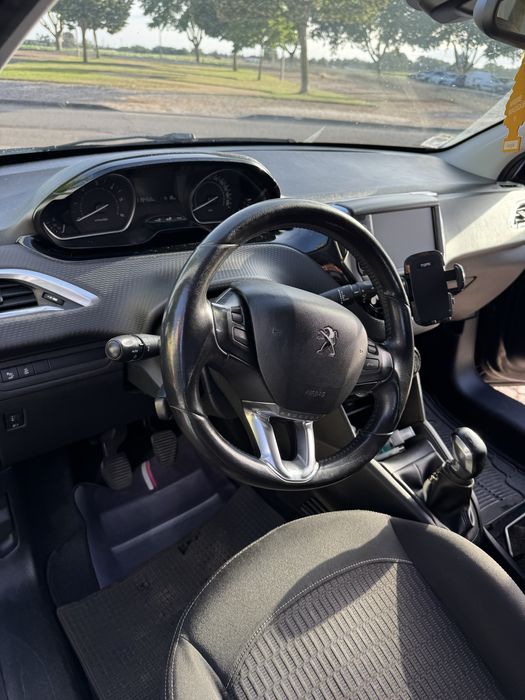 Peugeut 208 1.6 hdi 2017