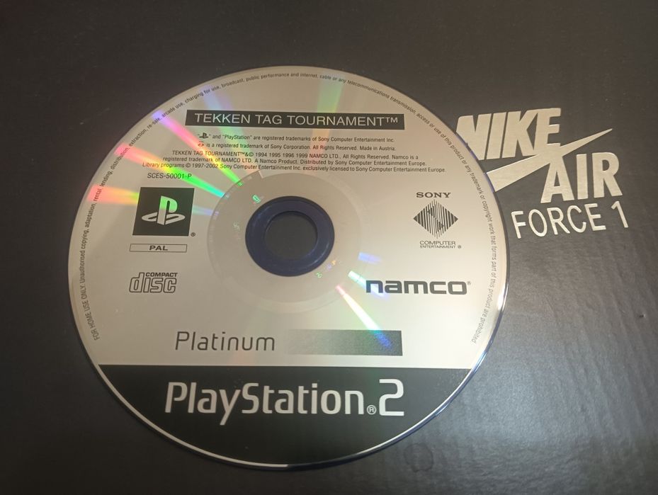PlayStation 2 FAT (PS2) e cabos + comando e 4 jogos + cartão de memória