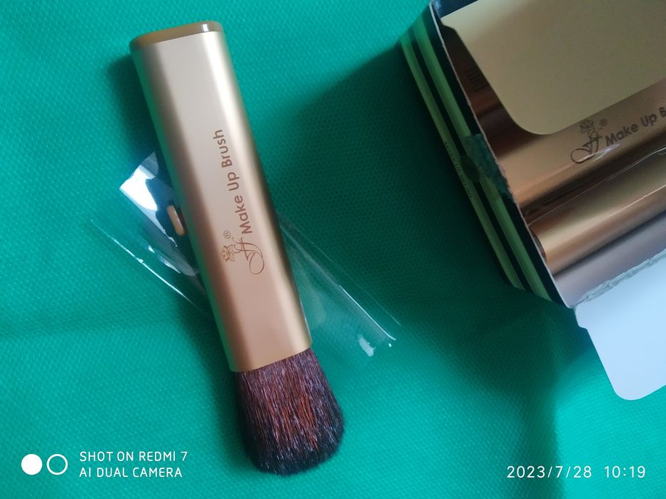 Кисть макияжная 100 грн