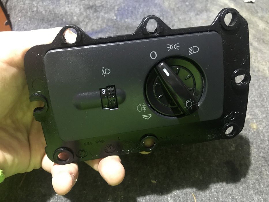 Włącznik przełącznik świateł skoda fabia 1 lift