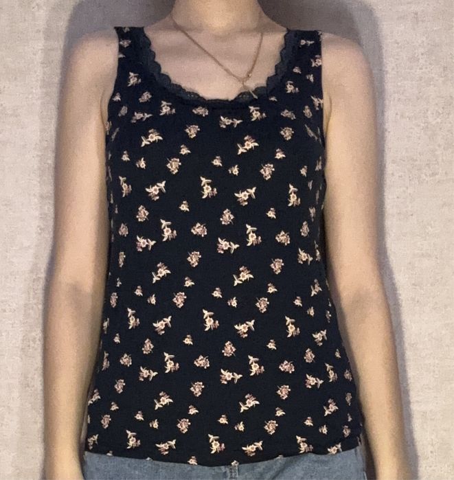 Майка з квітковим принтом