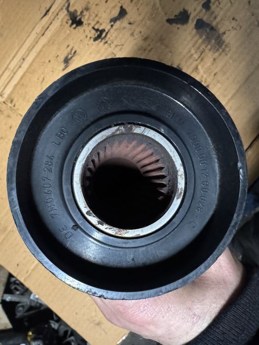 Полуось шрус внутрішній правий  vw t5 2 . 0 tdi 5 передач