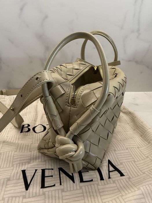 Bottega veneta Loop mini leather camera bag