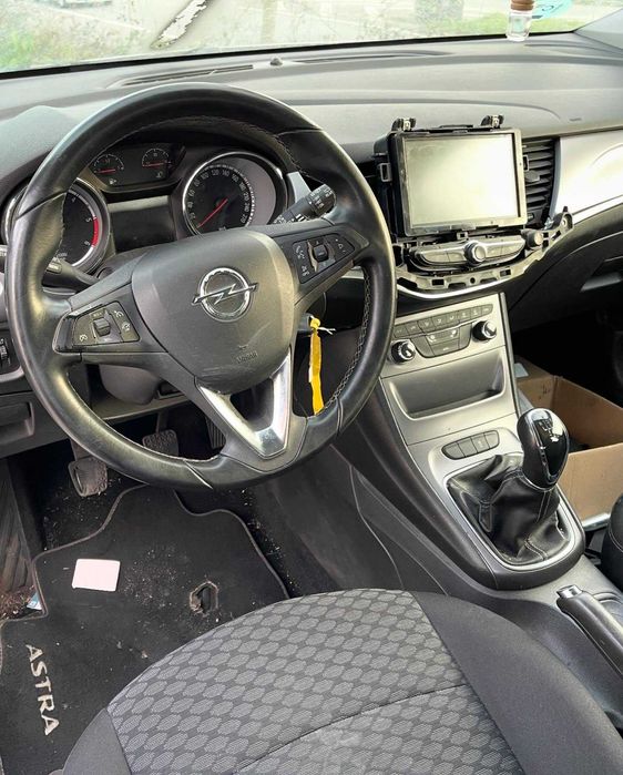 Opel Astra K 2018 para peças!