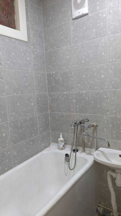 продам 1 комн на Бочарова  19 999  у.е