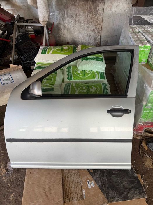 Peças Golf IV 1.4 90 cv desde 25 € — portas, capô e para-choques