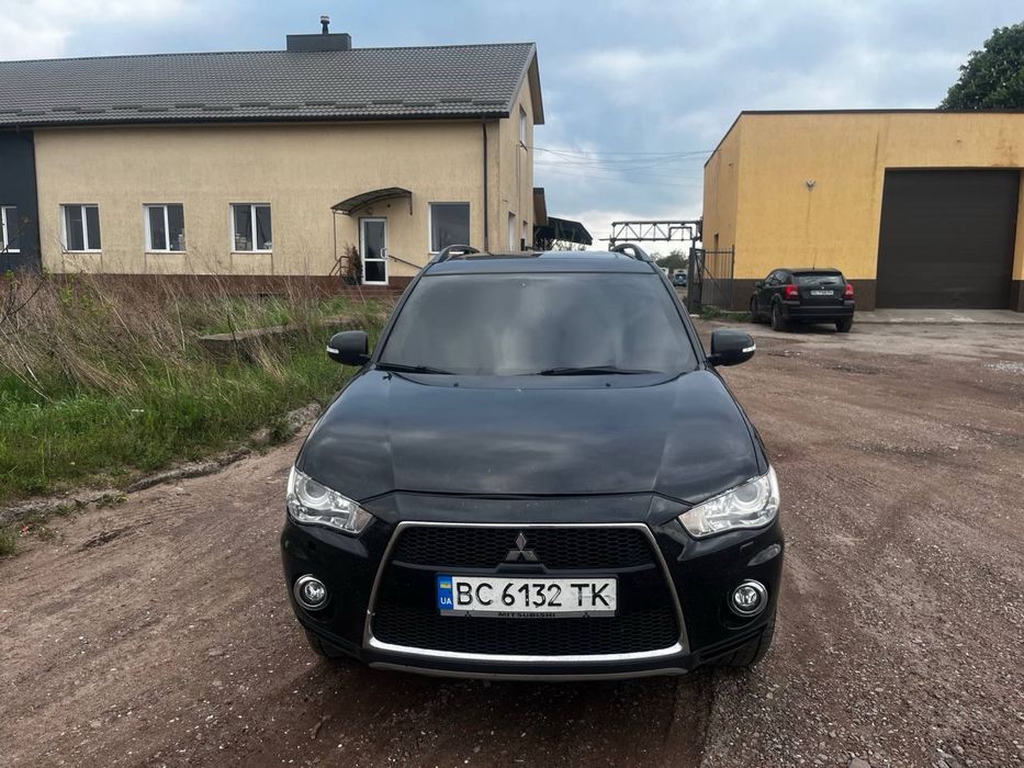 Продається авто , Mitsubishi Outlander XL 2012 року , 2.2 л