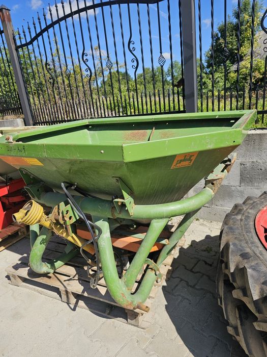 Rozsiewacz do nawozu Amazone ZA-M 700