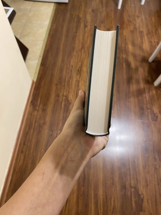 Крижаний дотик, нова книга