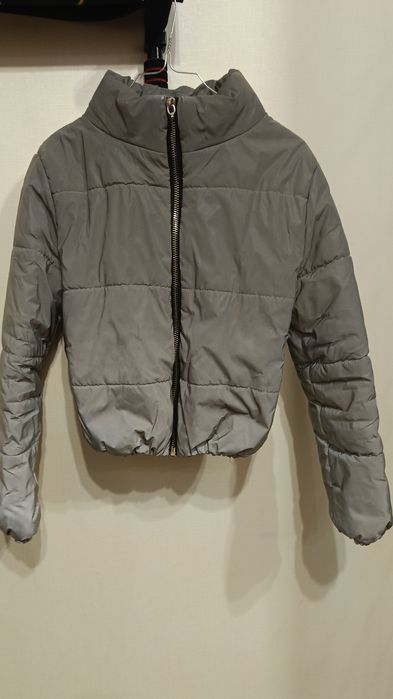 Продам класну демісезонну куртку