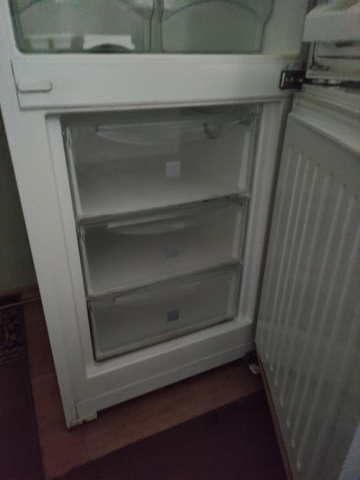 Холодильник вживаний Лібхер