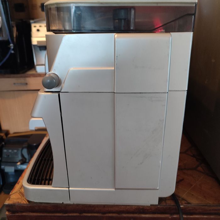 Кавоварка автоматична Saeco Cafe Prima