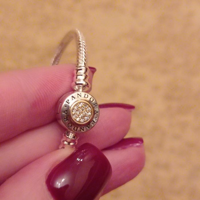 Продам браслеты.