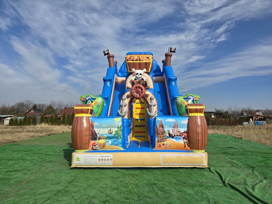 Dmuchana zjeżdżalnia plac zabaw tor przeszkód